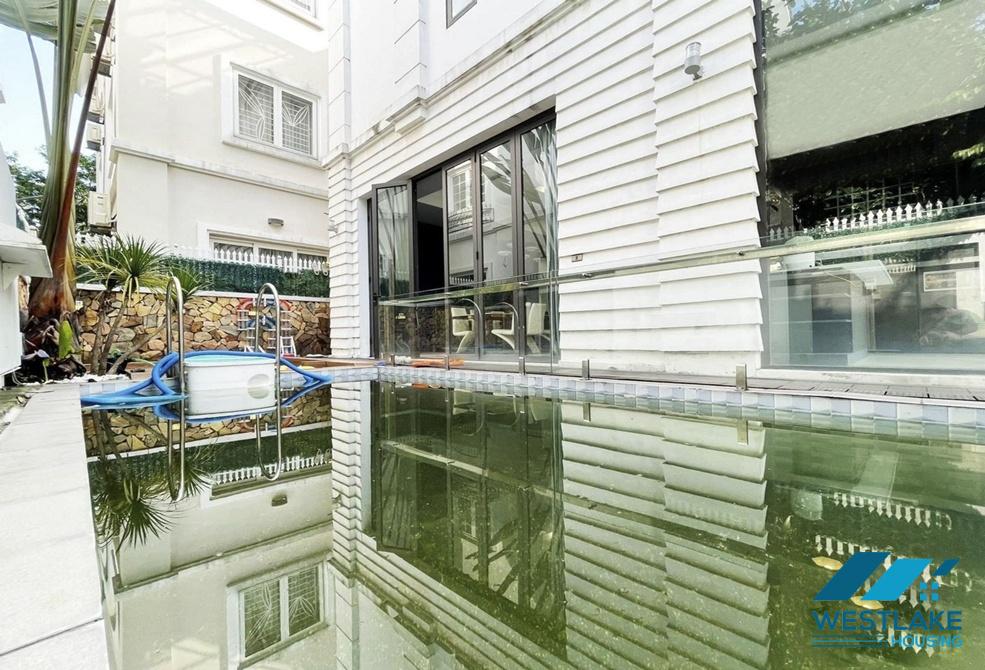 Large villa with swimming pool for rent in Vinhomes Riverside, Long Bien, Ha Noi