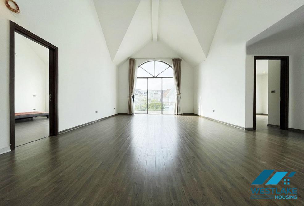 Large villa with swimming pool for rent in Vinhomes Riverside, Long Bien, Ha Noi