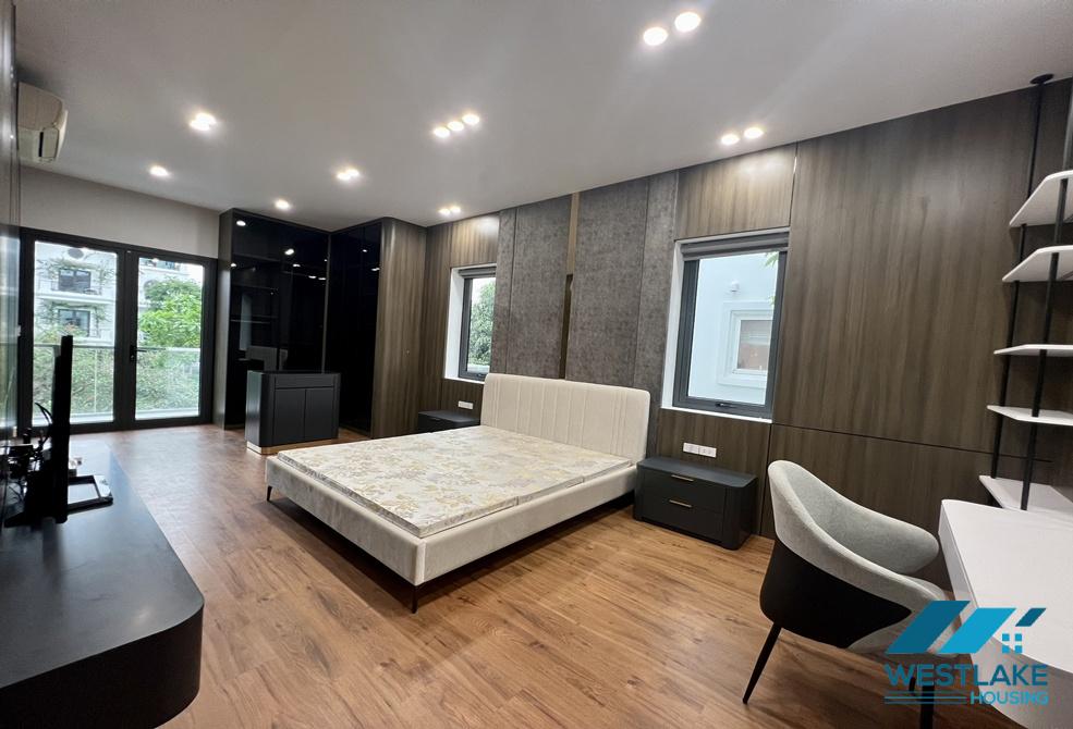 Modern 03-bedroom house for rent in Hoa Phuong street, Vinhomes Riverside, Long Bien, Ha Noi