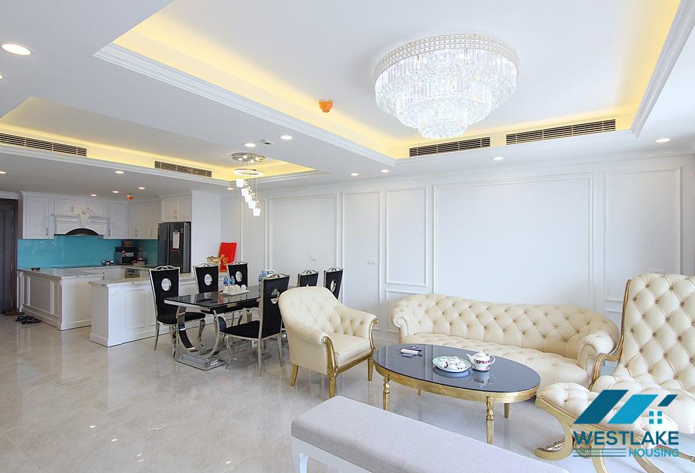 A gorgeous D'Le Roi Soleil apartment with amazing West Lake view for rent