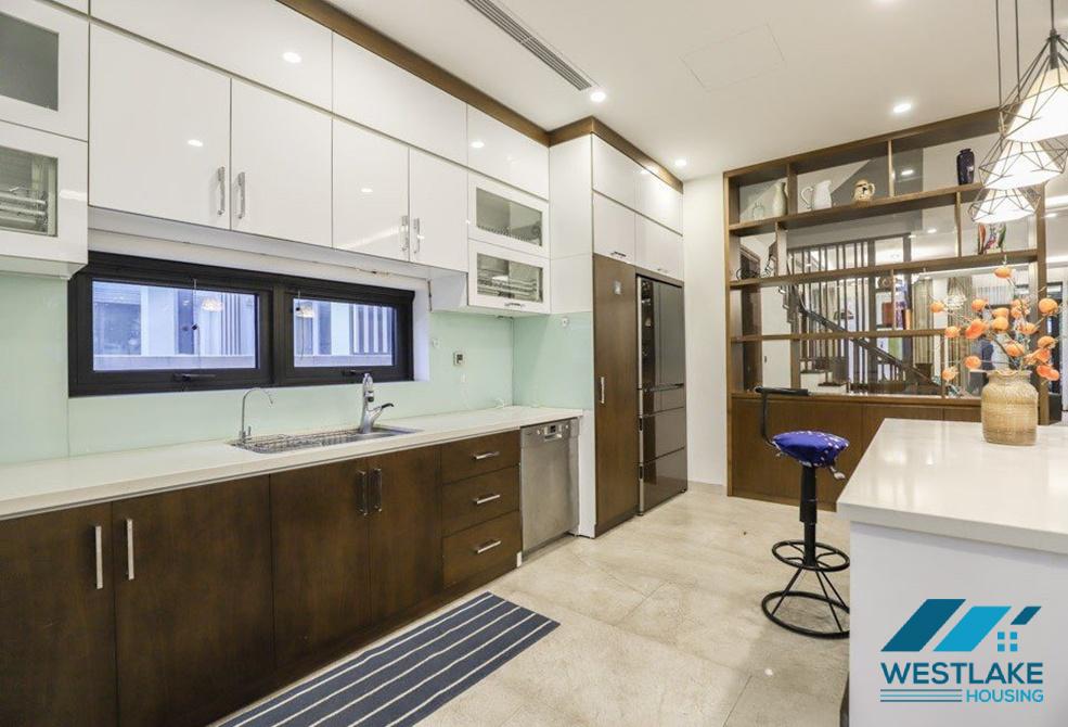 Beautiful 05 bedrooms house for rent in Hoa Sua street, Vinhomes Riverside, Long Bien, Ha Noi near BIS School