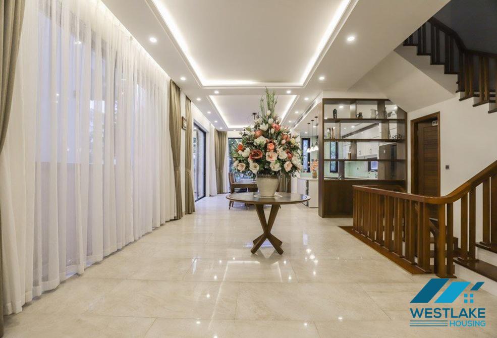 Beautiful 05 bedrooms house for rent in Hoa Sua street, Vinhomes Riverside, Long Bien, Ha Noi near BIS School