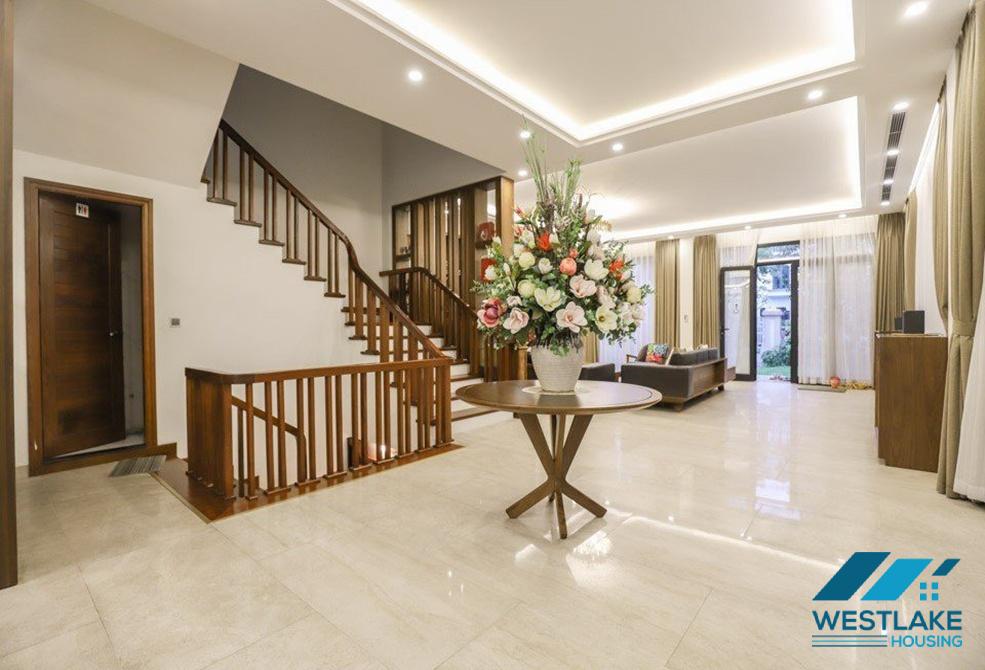 Beautiful 05 bedrooms house for rent in Hoa Sua street, Vinhomes Riverside, Long Bien, Ha Noi near BIS School