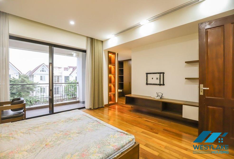 Beautiful 05 bedrooms house for rent in Hoa Sua street, Vinhomes Riverside, Long Bien, Ha Noi near BIS School