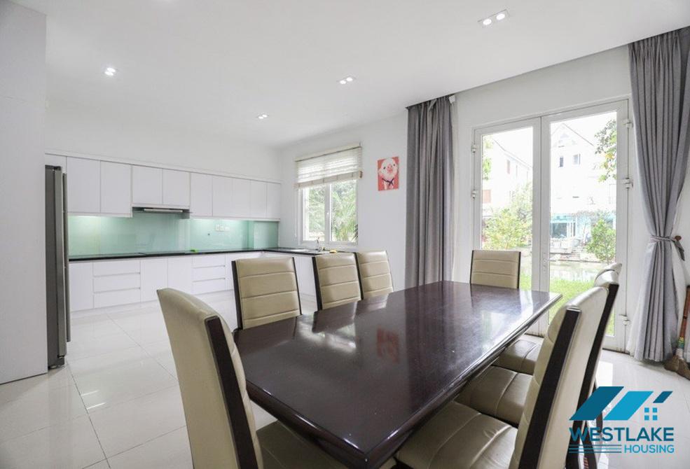 Fully furnished villa for rent in Vinhomes Riverside, Long Bien, Ha Noi