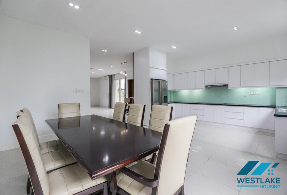 Fully furnished villa for rent in Vinhomes Riverside, Long Bien, Ha Noi