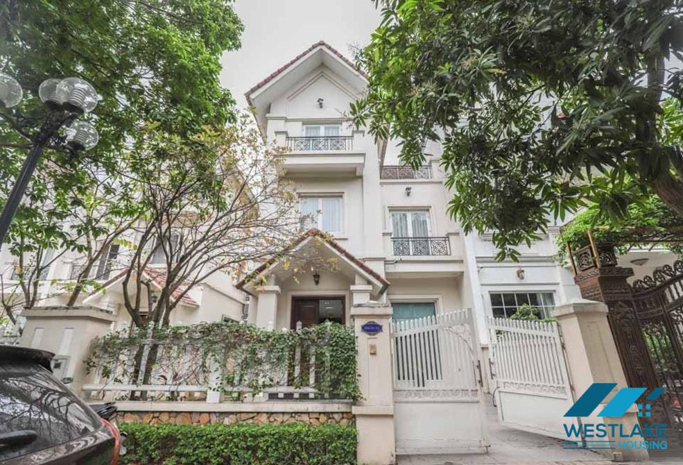 Fully furnished villa for rent in Vinhomes Riverside, Long Bien, Ha Noi