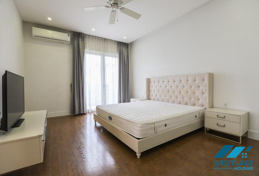 Fully furnished villa for rent in Vinhomes Riverside, Long Bien, Ha Noi
