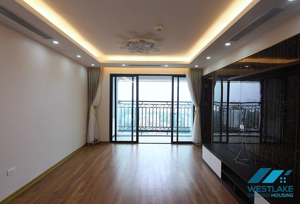 Cho thuê căn hộ 3 phòng ngủ rộng rãi và sáng sủa tại D'. Le Roi Soleil, trung tâm Hồ Tây, Hà Nội