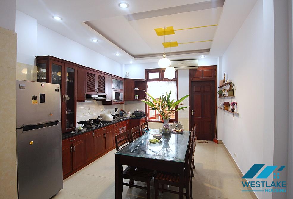 A 4 ensuit bedroom house for rent in Dang Thai Mai, Tay Ho, Ha Noi