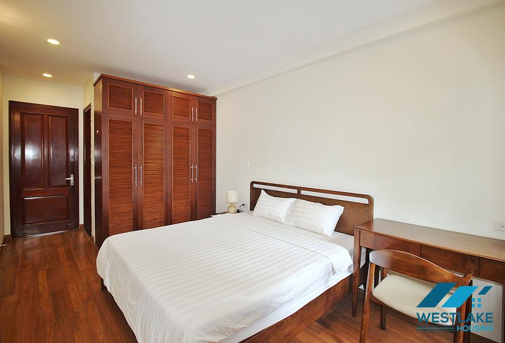 Bright 3 bedrooms apartment with beautiful lake view for rent in Tay Ho, Ha Noi