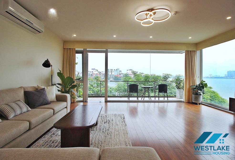 Bright 3 bedrooms apartment with beautiful lake view for rent in Tay Ho, Ha Noi