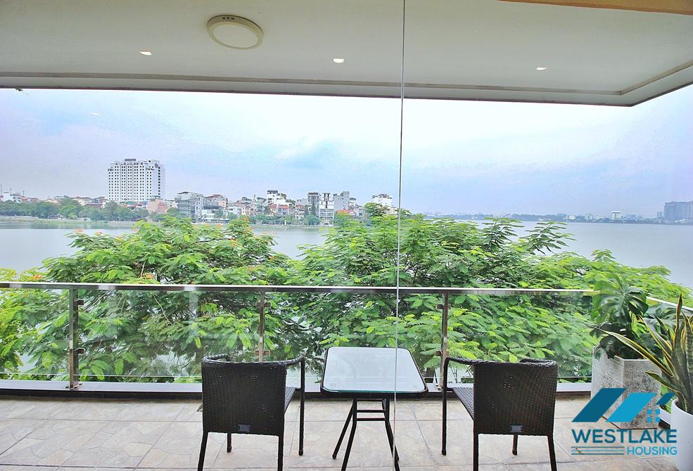 Bright 3 bedrooms apartment with beautiful lake view for rent in Tay Ho, Ha Noi