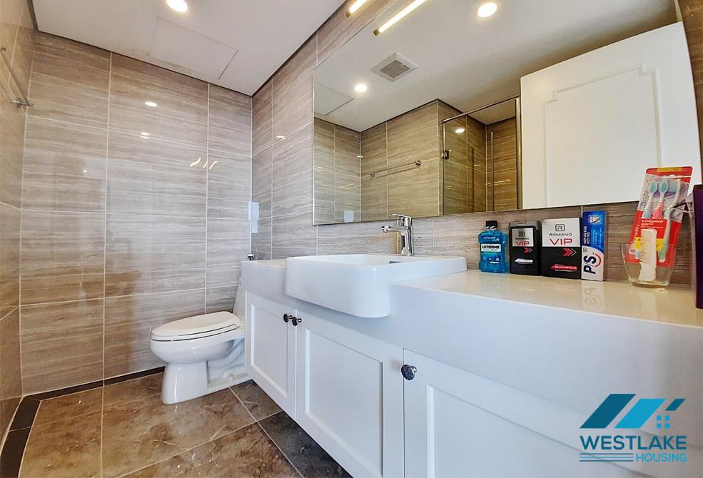 Cho thuê căn hộ 3 phòng ngủ hiện đại tại Xuân Diệu, view thành phố
