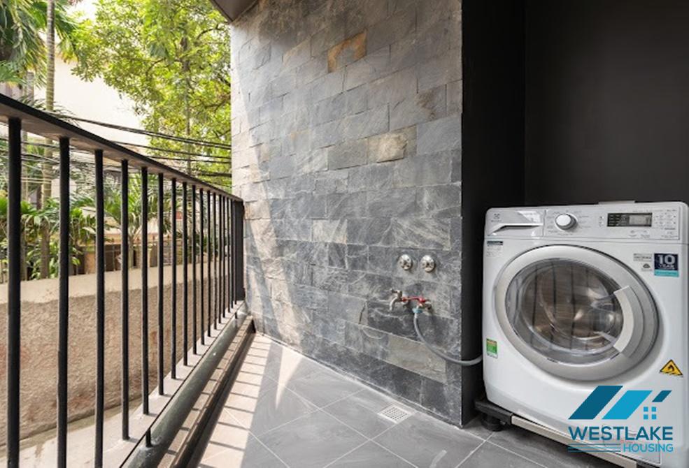 Cho Thuê Căn Hộ Một Phòng Ngủ Hiện Đại Tại Phố Tô Ngọc Vân, Tây Hồ, Hà Nội