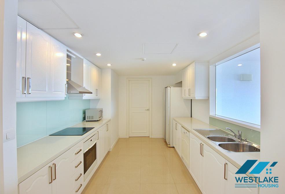 Beautiful 4 bedrooms apartment for rent with amazing West Lake view in Tay Ho, Ha Noi