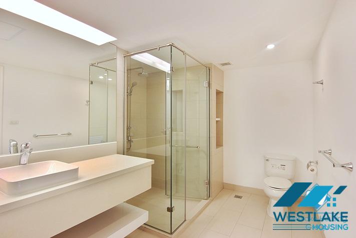 Beautiful 4 bedrooms apartment for rent with amazing West Lake view in Tay Ho, Ha Noi