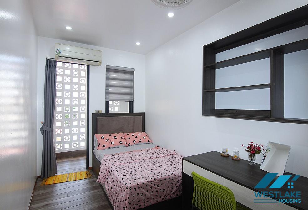 Cho Thuê Căn Hộ 2 Phòng Ngủ Nội Thất Đẹp Tại Phố Đi BBộ Trịnh Công Sơn, Tây Hồ, Hà Nội