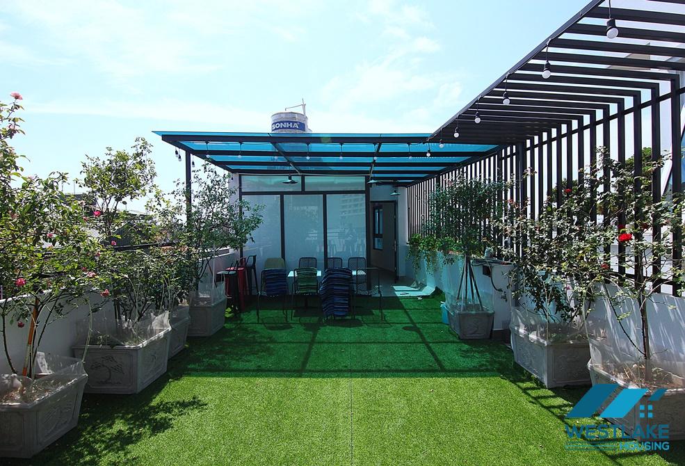 Cho Thuê Căn Hộ 2 Phòng Ngủ Nội Thất Đẹp Tại Phố Đi BBộ Trịnh Công Sơn, Tây Hồ, Hà Nội