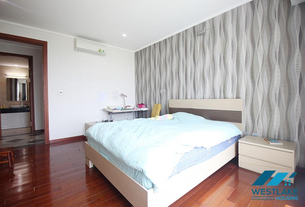 Căn hộ đẹp và hiện đại tại tòa nhà L cho thuê