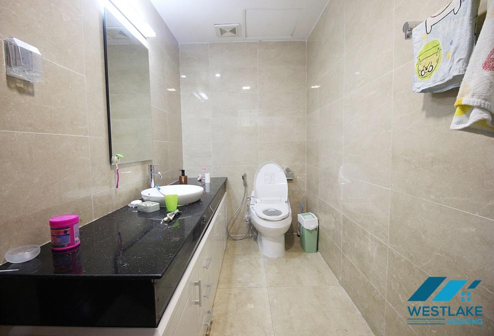 Căn hộ đẹp và hiện đại tại tòa nhà L cho thuê