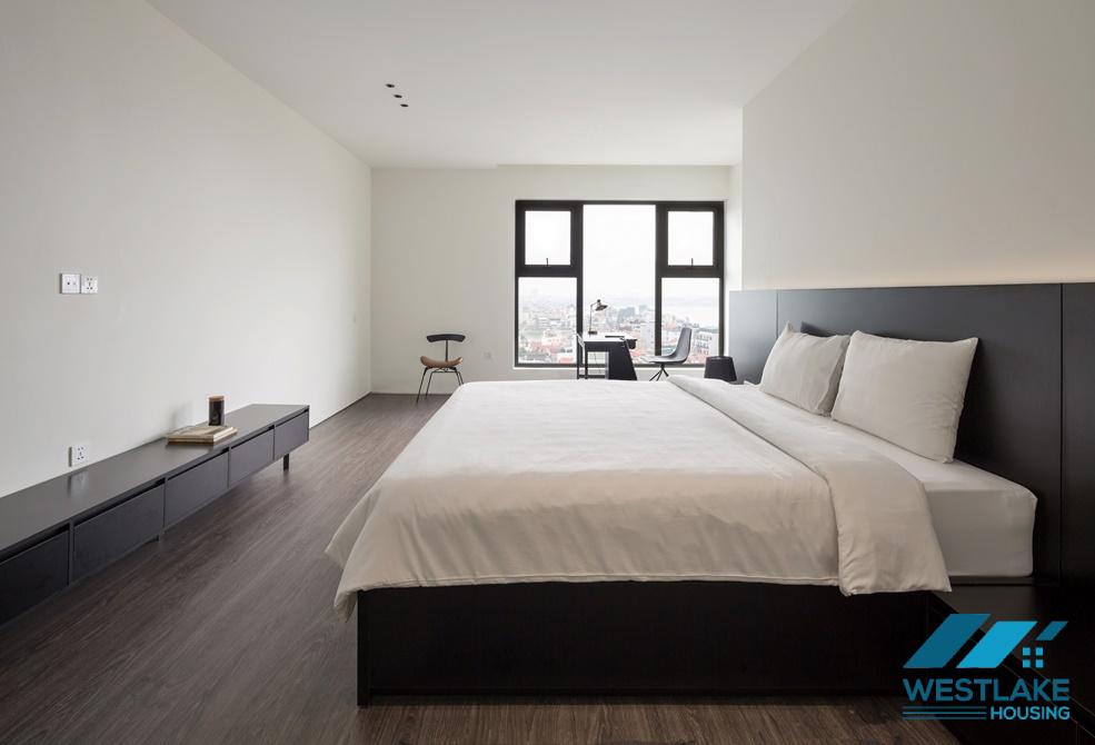 Classy 4-bedroom apartment with great city/lake view in Xuan Dieu, Tay Ho