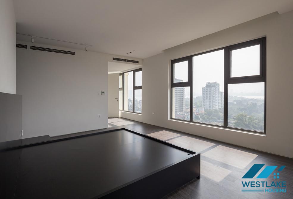 Classy 4-bedroom apartment with great city/lake view in Xuan Dieu, Tay Ho
