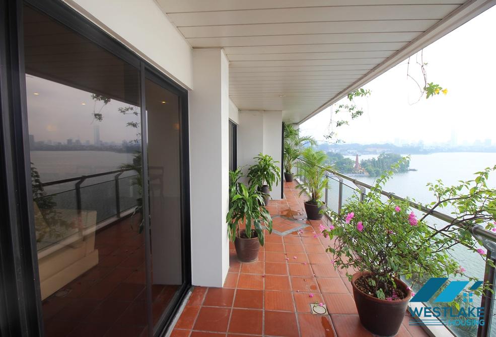 Wonderful apartment with stunning lakeview, nice furniture, outdoor swimming pool and gym for rent in Tay Ho, Ha Noi