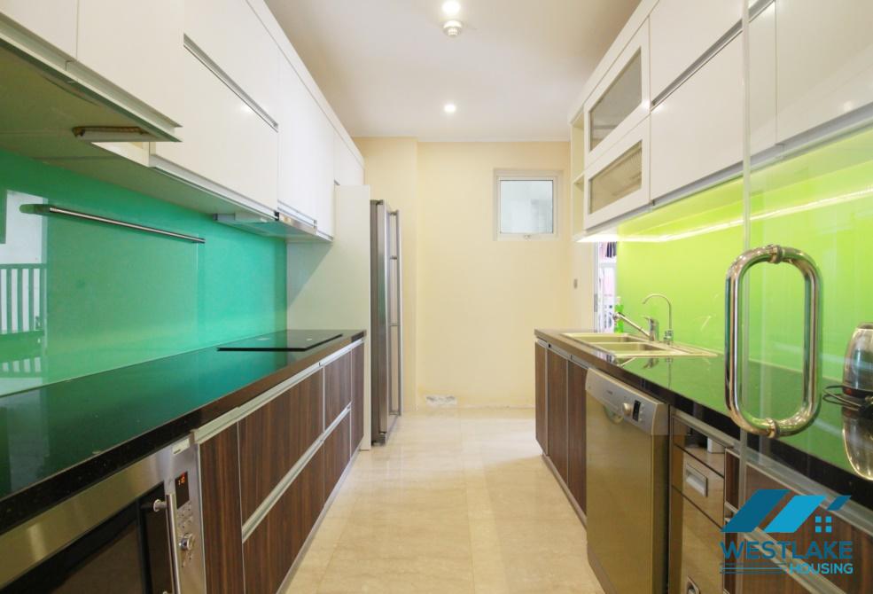 Căn hộ 3 phòng ngủ sang trọng và quyến rũ cho thuê tại khu đô thị Ciputra