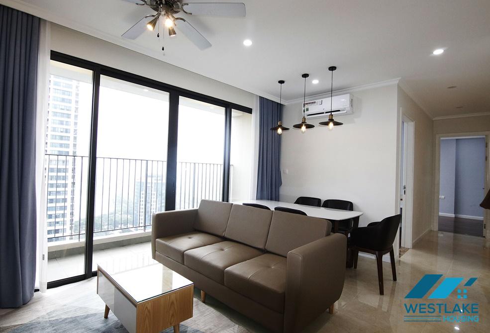 Căn hộ 3 phòng ngủ hoàn toàn mới – View hồ Nhân Chính tuyệt đẹp cho thuê