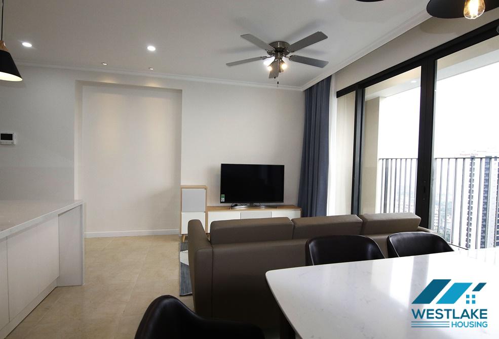 Căn hộ 3 phòng ngủ hoàn toàn mới – View hồ Nhân Chính tuyệt đẹp cho thuê