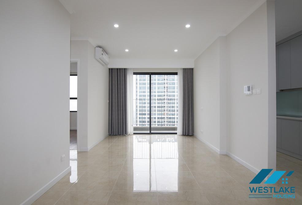 Cho thuê căn hộ 3 phòng ngủ, view hồ – Ánh sáng ngập tràn, không gian thoáng đãng tại D'Capitale
