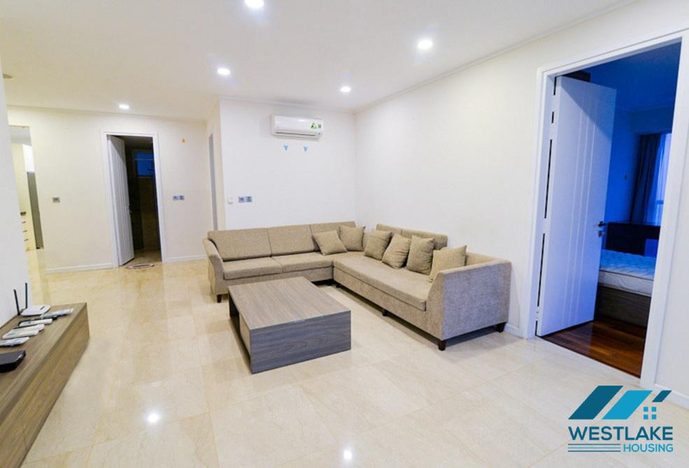 Cho thuê căn hộ đầy đủ nội thất tâng cao tháp L Ciputra