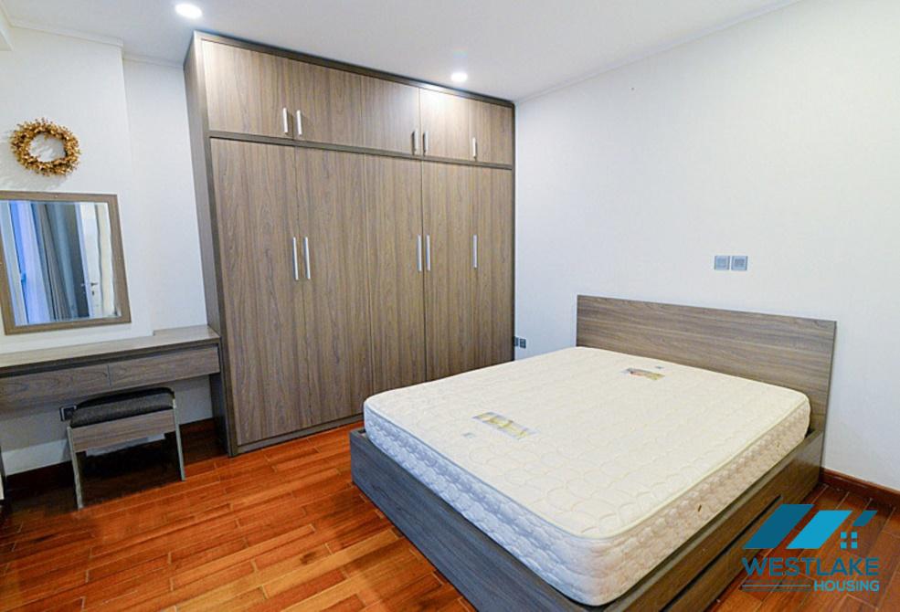 Cho thuê căn hộ đầy đủ nội thất tâng cao tháp L Ciputra
