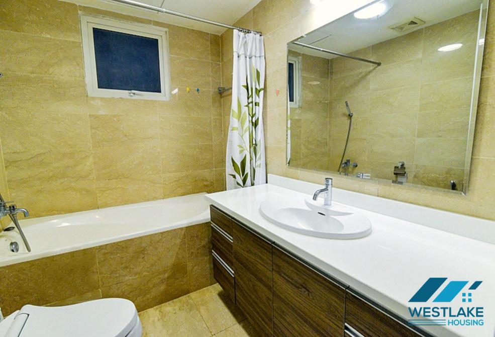Cho thuê căn hộ đầy đủ nội thất tâng cao tháp L Ciputra