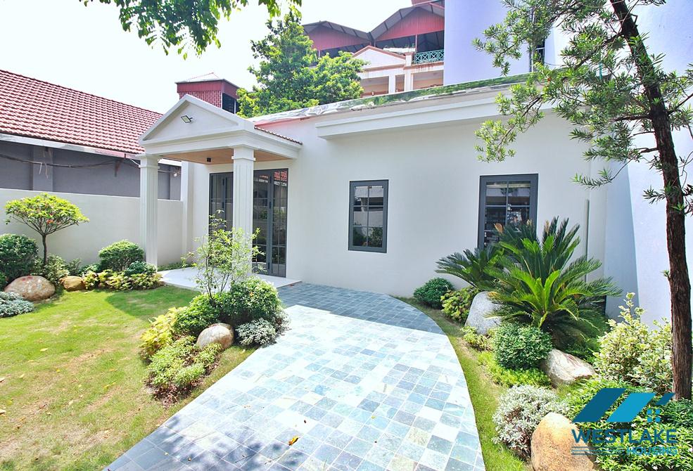  Cho Thuê Nhà 2 Phòng Ngủ Đep Hiện Đại, Sân Vườn Rông Thoáng Mát Tại Tây Hồ, Hà Nội