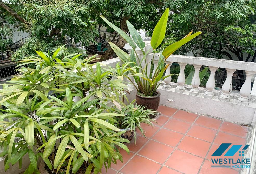 Cosy 02 bedrooms apartment for rent in Xuan Dieu area, Tay Ho, Ha Noi