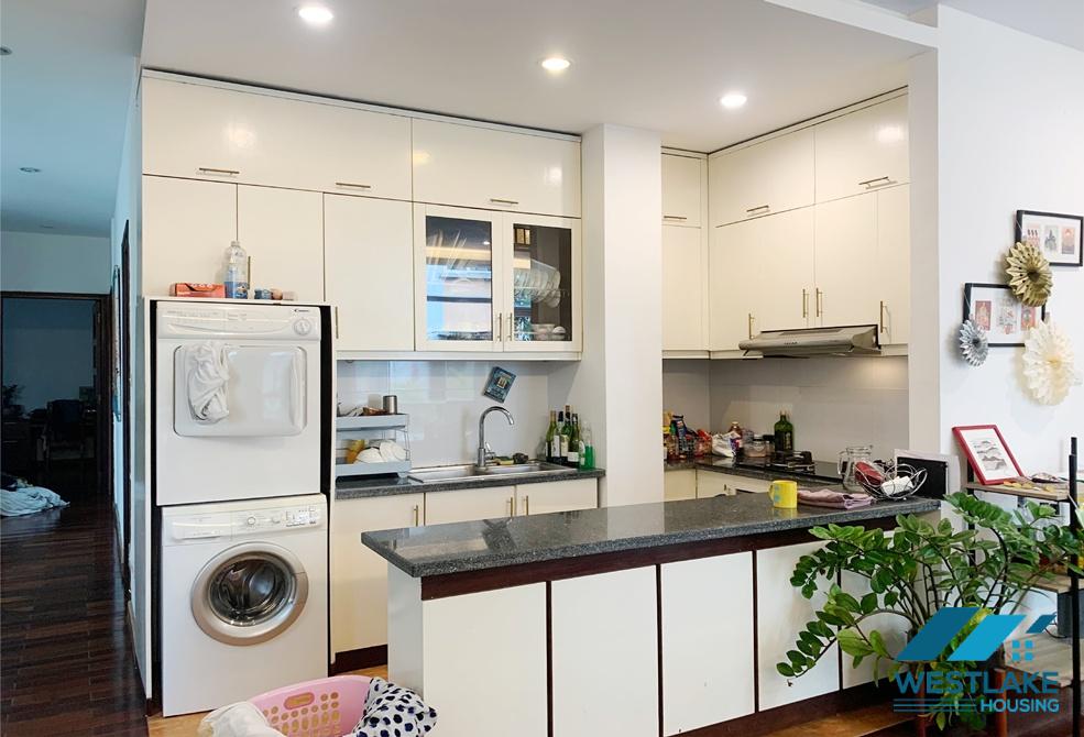 Cosy 02 bedrooms apartment for rent in Xuan Dieu area, Tay Ho, Ha Noi