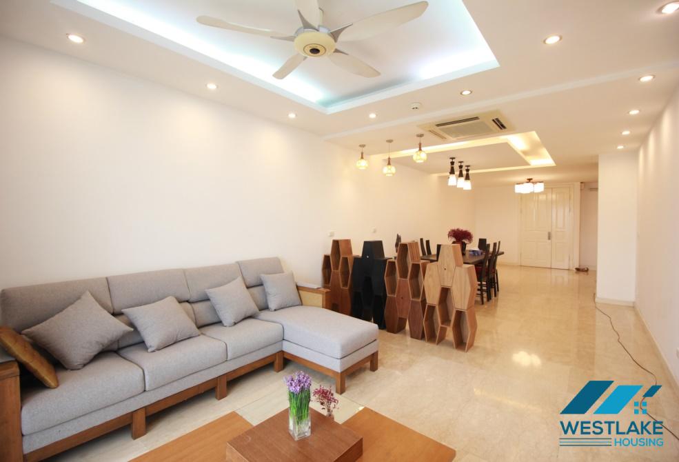 Căn hộ ba phòng ngủ được trang trí đẹp mắt tại Ciputra, quận Tây Hồ Hà Nội