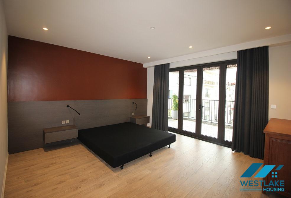 Căn Hộ Duplex 4 Phòng Ngủ Mới Đẹp, Sân Thượng Rông Thoáng Sáng Cho Thuê Tại Tô Ngọc Vân Tây Hồ, Hà Nội