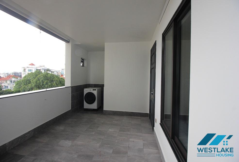 Căn Hộ Duplex 4 Phòng Ngủ Mới Đẹp, Sân Thượng Rông Thoáng Sáng Cho Thuê Tại Tô Ngọc Vân Tây Hồ, Hà Nội