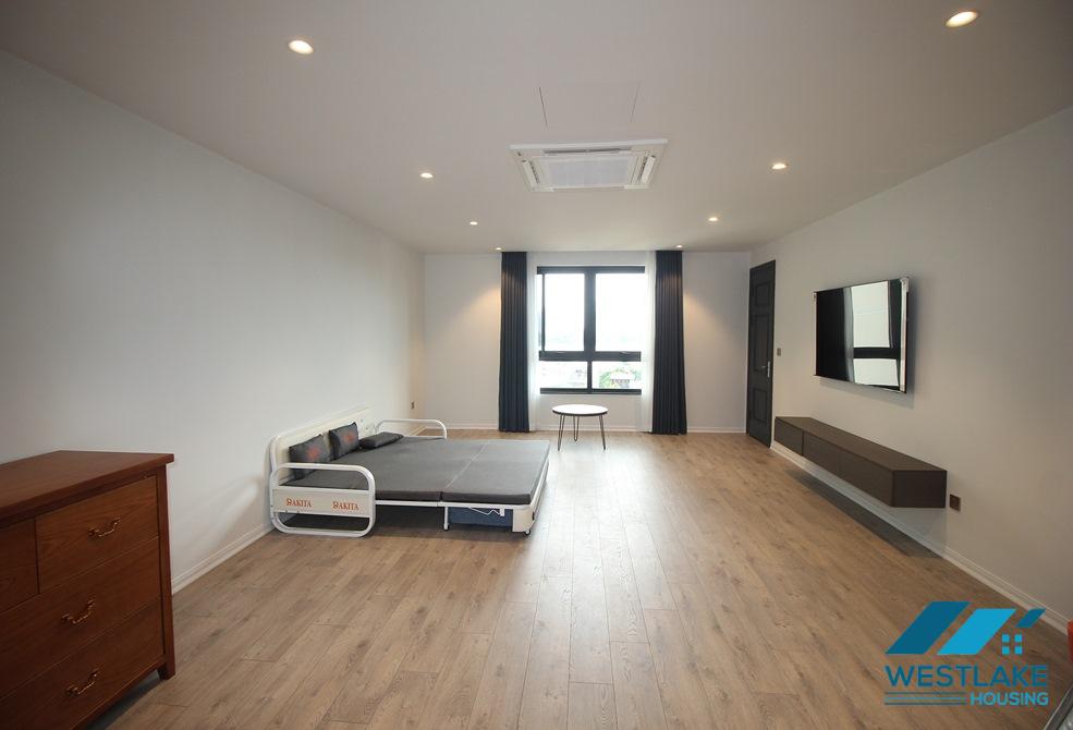 Căn Hộ Duplex 4 Phòng Ngủ Mới Đẹp, Sân Thượng Rông Thoáng Sáng Cho Thuê Tại Tô Ngọc Vân Tây Hồ, Hà Nội