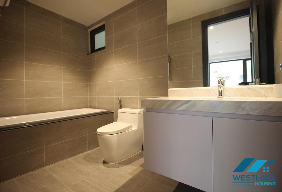 Căn Hộ Duplex 4 Phòng Ngủ Mới Đẹp, Sân Thượng Rông Thoáng Sáng Cho Thuê Tại Tô Ngọc Vân Tây Hồ, Hà Nội