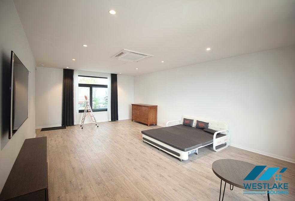 Căn Hộ Duplex 4 Phòng Ngủ Mới Đẹp, Sân Thượng Rông Thoáng Sáng Cho Thuê Tại Tô Ngọc Vân Tây Hồ, Hà Nội