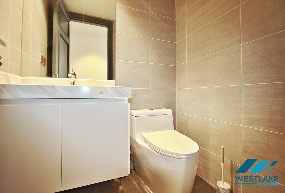 Cho Thuê Căn Hộ 3 Phòng Ngủ Sang Trọng, Hoàn Toàn Mới Tại Phố Tô Ngọc Vân, Tây Hồ, Hà Nội