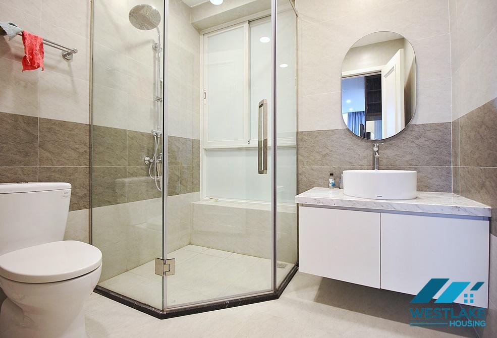 Căn Hộ 2 Phòng Ngủ Đẹp Hiên, Ban Công, Thoáng Sáng Tại Tây Hồ, Hà Nội
