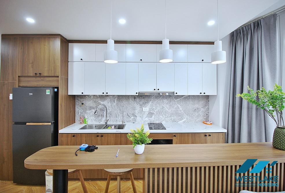 Căn Hộ 2 Phòng Ngủ Đẹp Hiên, Ban Công, Thoáng Sáng Tại Tây Hồ, Hà Nội