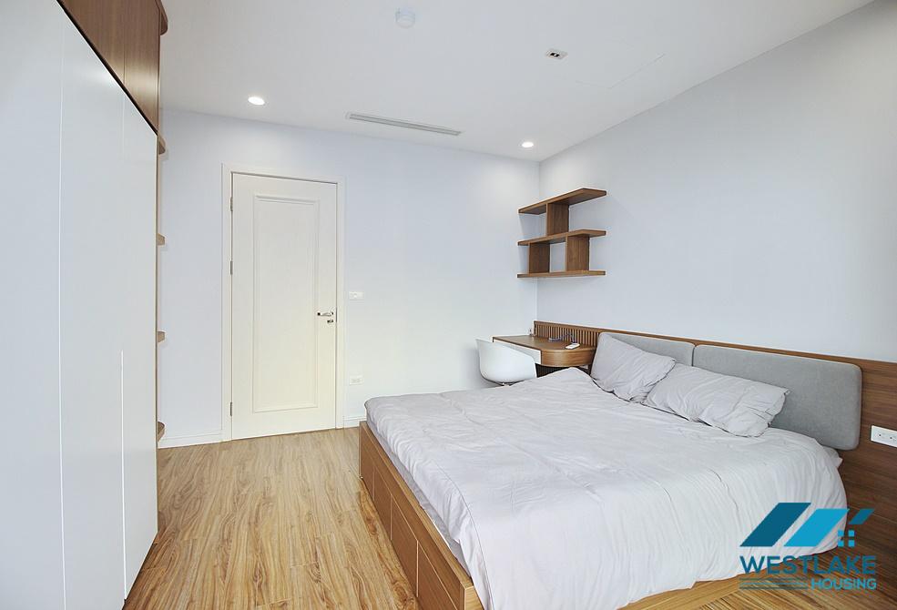 Căn Hộ 2 Phòng Ngủ Đẹp Hiên, Ban Công, Thoáng Sáng Tại Tây Hồ, Hà Nội