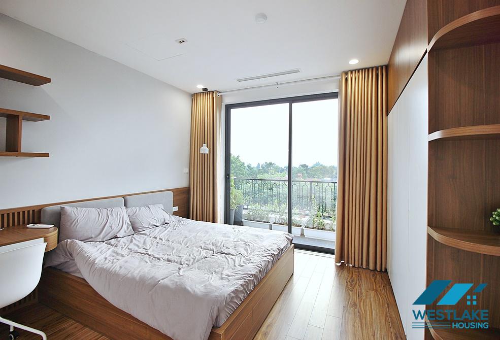 Căn Hộ 2 Phòng Ngủ Đẹp Hiên, Ban Công, Thoáng Sáng Tại Tây Hồ, Hà Nội