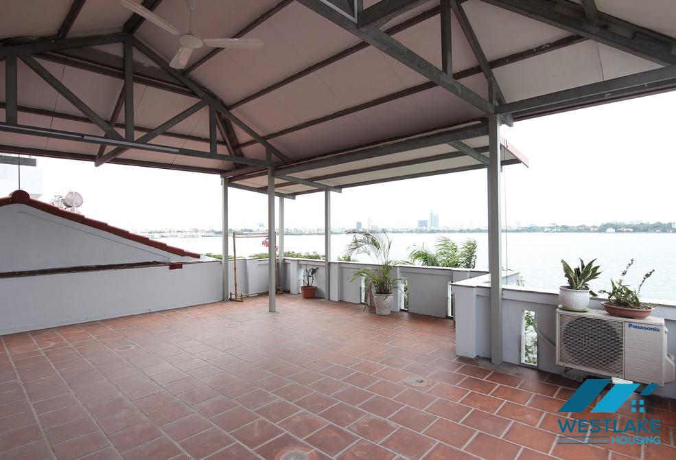 A lake side house for rent in Tay Ho, Ha Noi